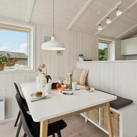 2 Bedroom Cozy In Sydals Sarup